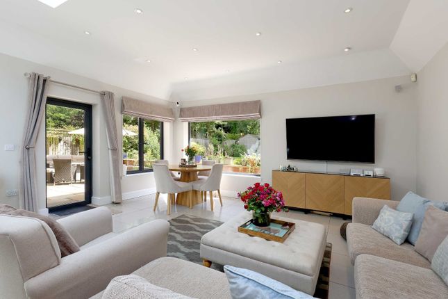 8, Burkes Close, Buckinghamshire photo 4