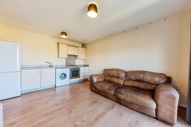 14, Cromford Court, Grantham photo 3