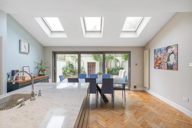 25, Drayton Road, London photo 4