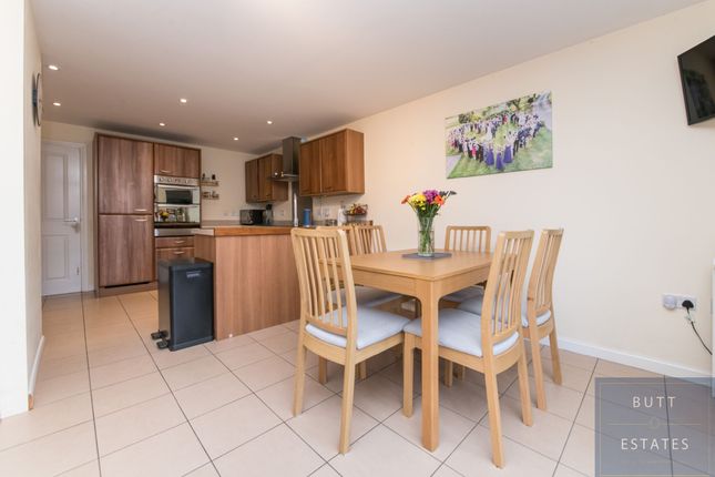 31 Henrys Run, Cranbrook photo 4