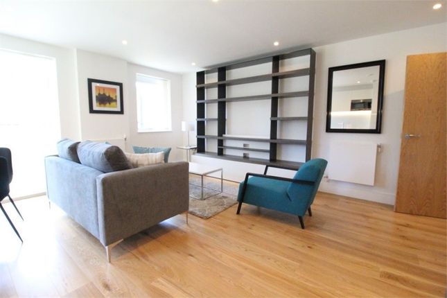 Thumbnail Flat to rent in Silverworks Close, London