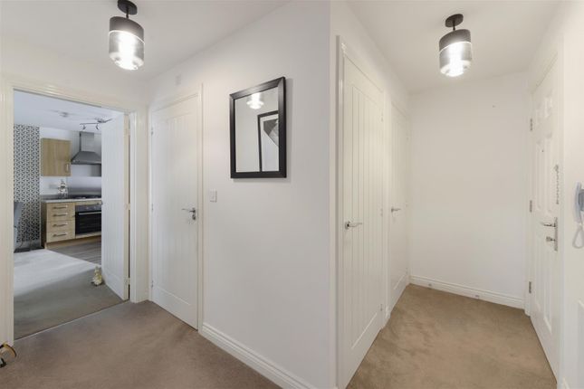 Flat 1, 96, Hawley Drive, West Malling photo 2
