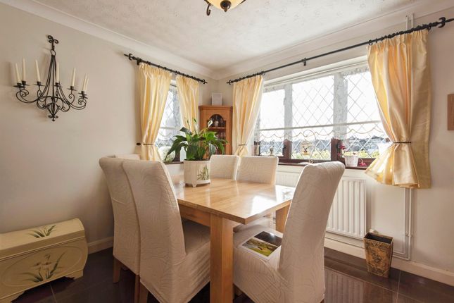 2, Kings Pond Close, Biggleswade photo 3