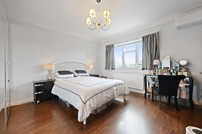 2A, Allan Way, London photo 4