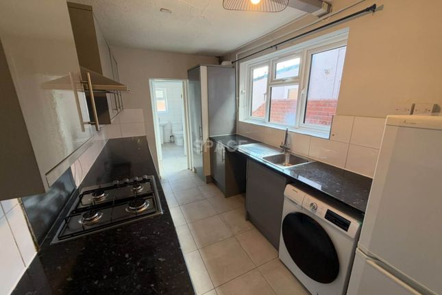 102, Cholmeley Road, Reading photo 4