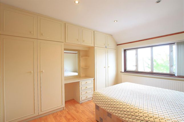 Thumbnail Semi-detached house to rent in Sutton Square, Heston, Middlesex