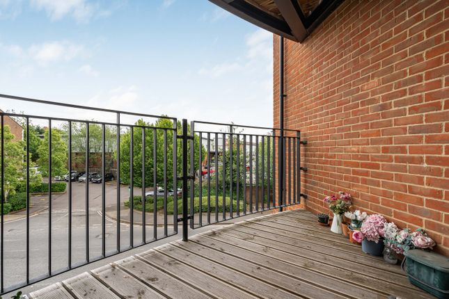 33 Willow Grange,, Limborough Road, Oxfordshire photo 4