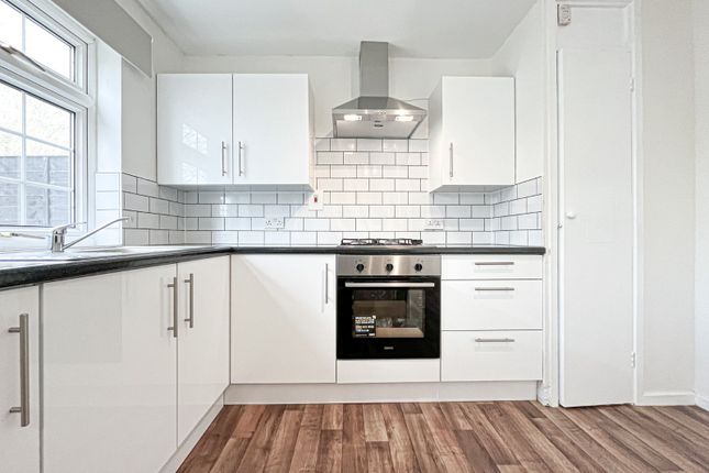 23, Poppyfield Court, Northamptonshire photo 2