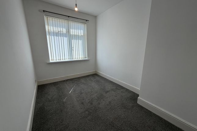 7, Ingsfield Lane, Barnsley photo 4