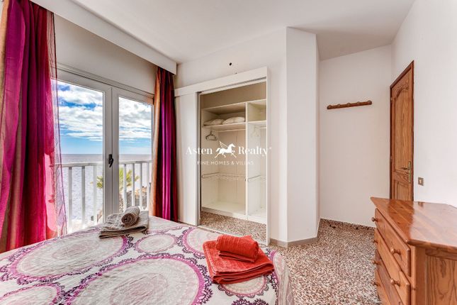 Apartment for sale in Los Abrigos, Santa Cruz Tenerife, Spain