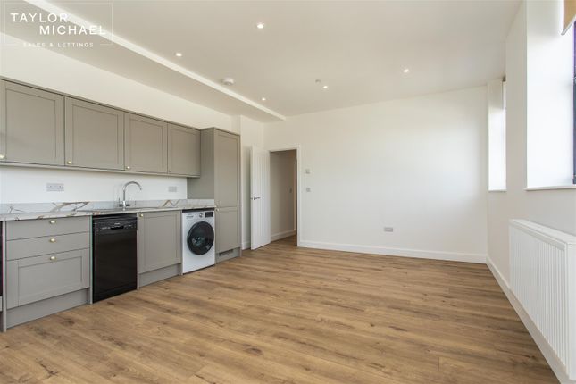 Flat 15, Premium House, 1 The Esplanade, Worthing photo 4