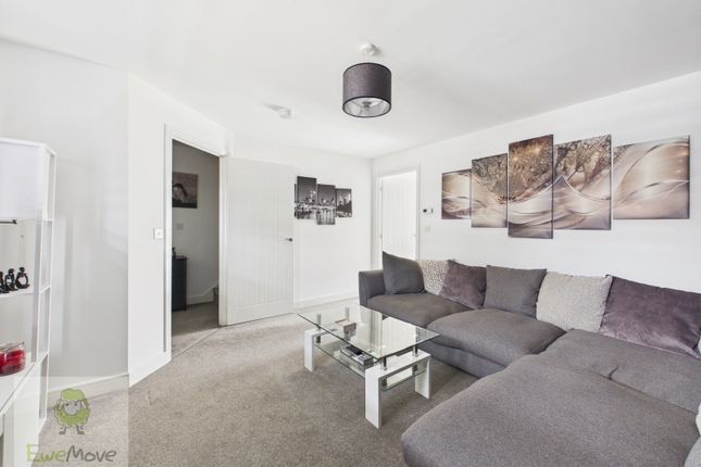 81, Thomas Aveling Road Hoo, Rochester photo 2