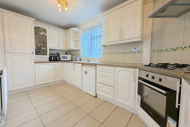 31, Lansbury Avenue, Wednesbury photo 4