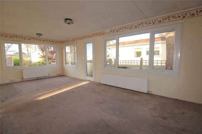 30, Trowbridge Lodge Park, Wiltshire photo 2