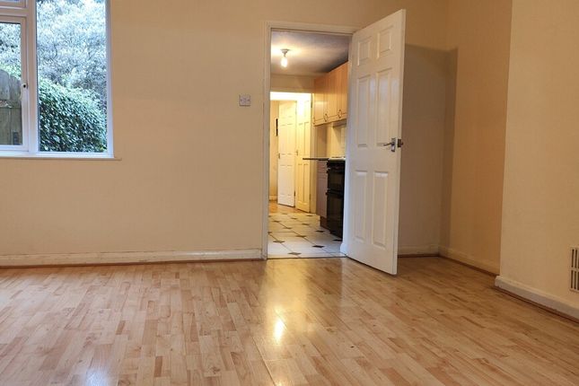 30, Weavers Road, Wellingborough photo 3