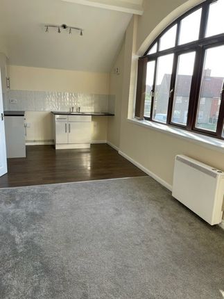 Flat to rent in Searston Avenue, Holmewood, Chesterfield