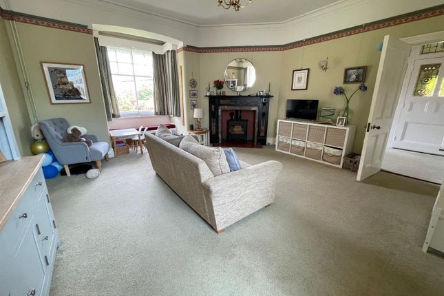 18, Lyme Road, Crewkerne photo 3