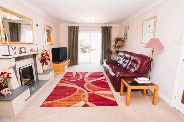 3, Dairy Close, Wimborne photo 2