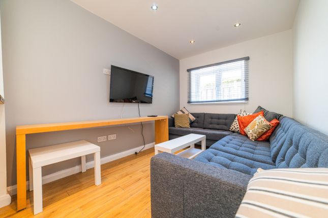 7-bed terraced on 54, Richards Street, Cardiff, £3,815/mo