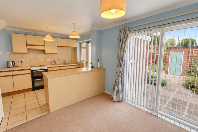 17, Croft Road, Newent photo 4