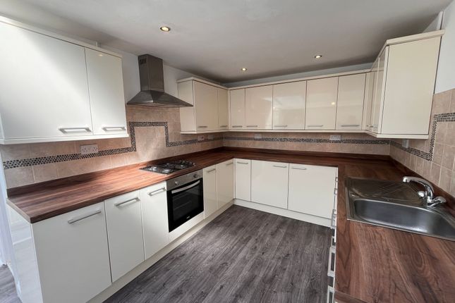28 Walters Street, Swansea photo 5