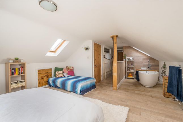 16, Woolnough Road, Woodbridge photo 4