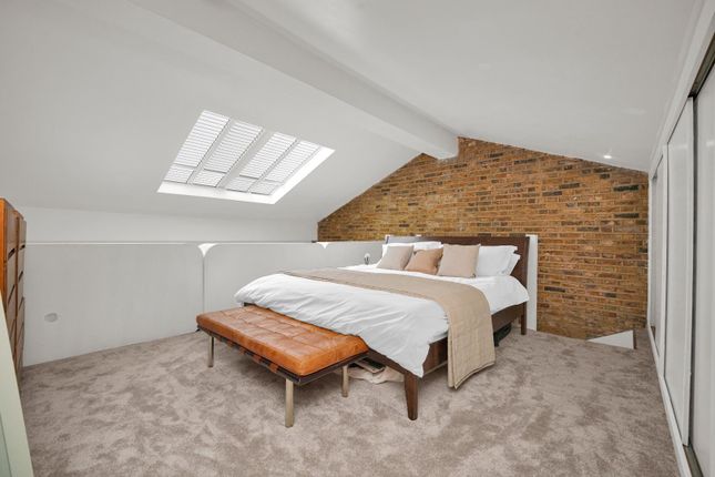 Flat 4, 6, Archer Street, London photo 3