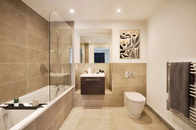 Flat 8 Redwing Court, London photo 3