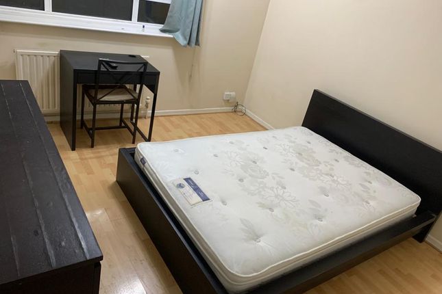 Room to rent in Ranelagh Road, London