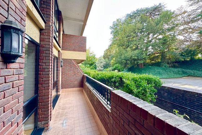 24 Pitt Place, Church Street, Epsom photo 2