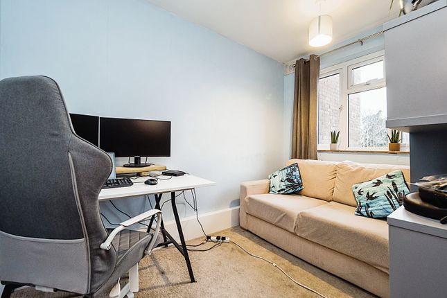 Flat for sale in Bevan Way, Hornchurch