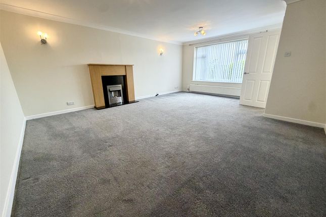 10, Bula Close, Leeds photo 2