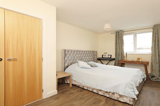 Flat for sale in Broadmead Road, Northolt