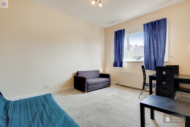 16, Beatrice Avenue, Norbury photo 3