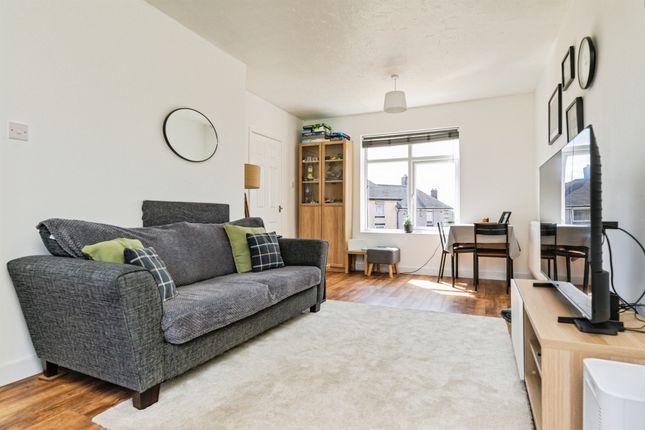 117, Doe Royd Crescent, Sheffield photo 4