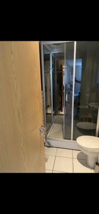 2 Bed Room Flat, Phoenix Court Black Eagle Drive, Northfleet photo 4