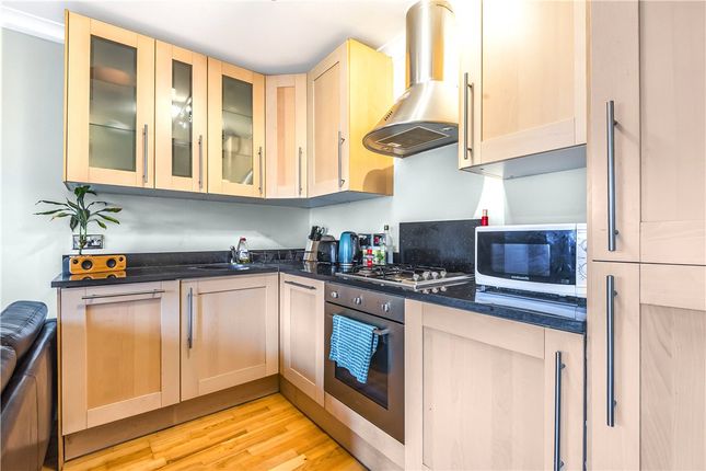 Flat to rent in Tanner Street, London