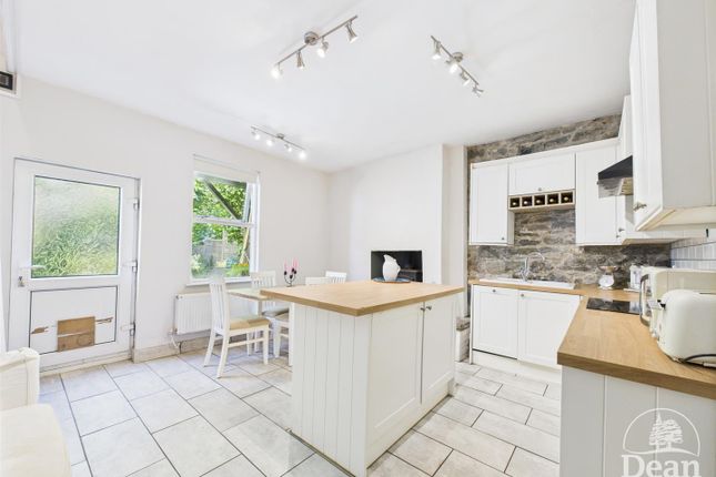 2 Bayhead Villas, Lydbrook photo 3