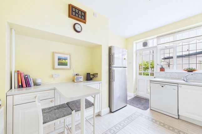 34, Pheasants Way, Rickmansworth photo 3