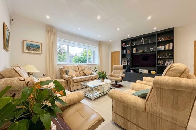 38, Highview Gardens, Edgware, HA8, Edgware photo 2