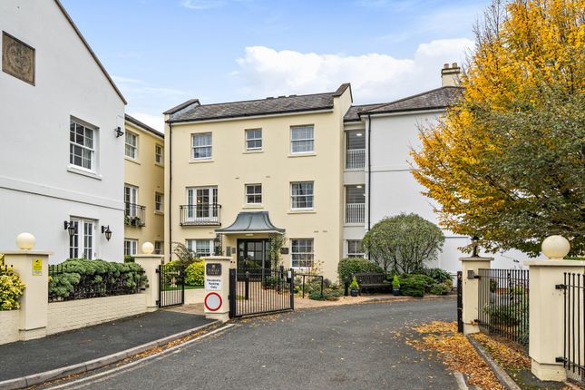 2-bed flat on Flat 16, Jubilee Court,, Commercial Street, Gloucestershire, £210,000