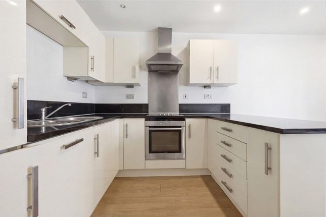 102, The Helm, Newham photo 4