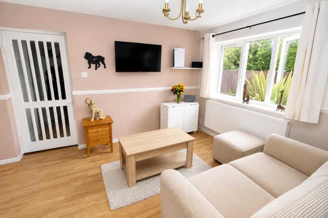34, Flodden Drive, Reading photo 4