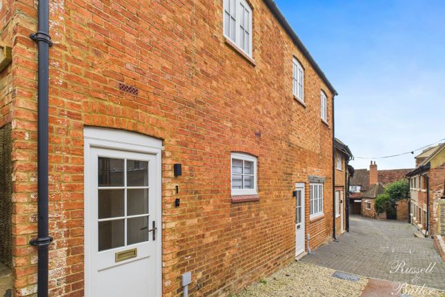 Cam01995G0-Pr0351-Still017