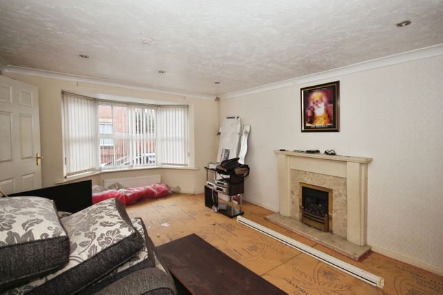 2, Meakins Close, Warwick photo 3