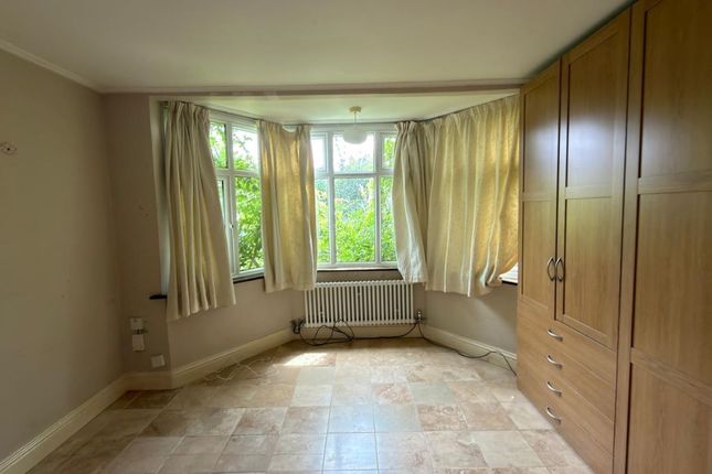 66, Vale Crescent, London photo 3