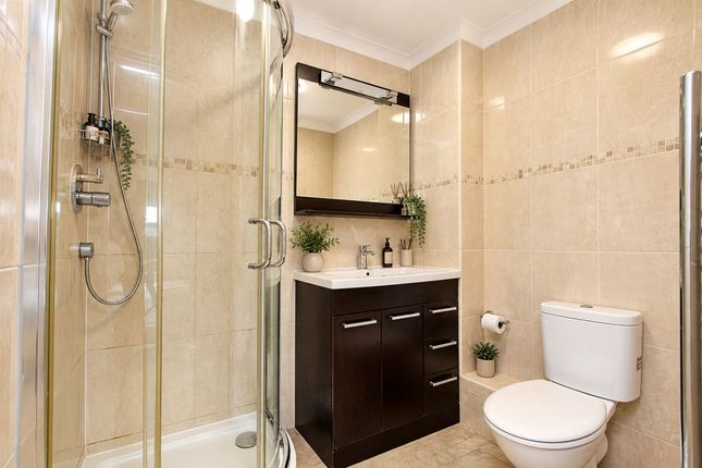 Flat 208, 36-40 Copperfield Road, London photo 5