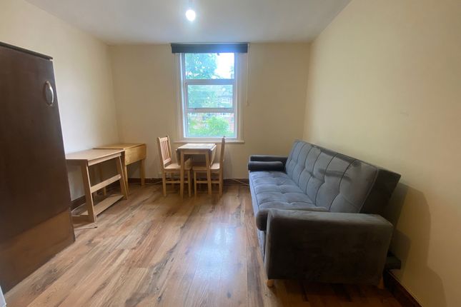 Thumbnail Flat to rent in Burton Road, London