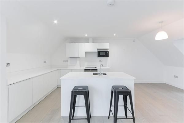 Flat to rent in Whitehall Road, Woodford Green