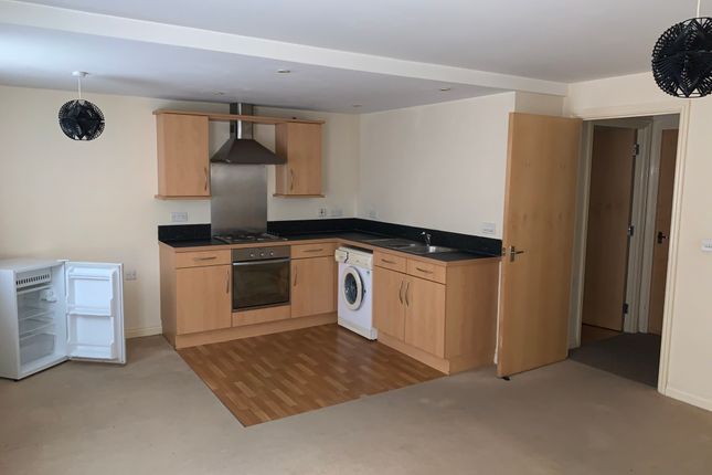 2 bed flat to rent in Hendon Rise, Nottingham NG3
